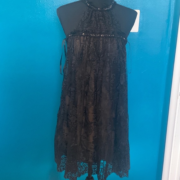 BCBGMaxazria lace intimates 100%silk lining - Picture 5 of 5